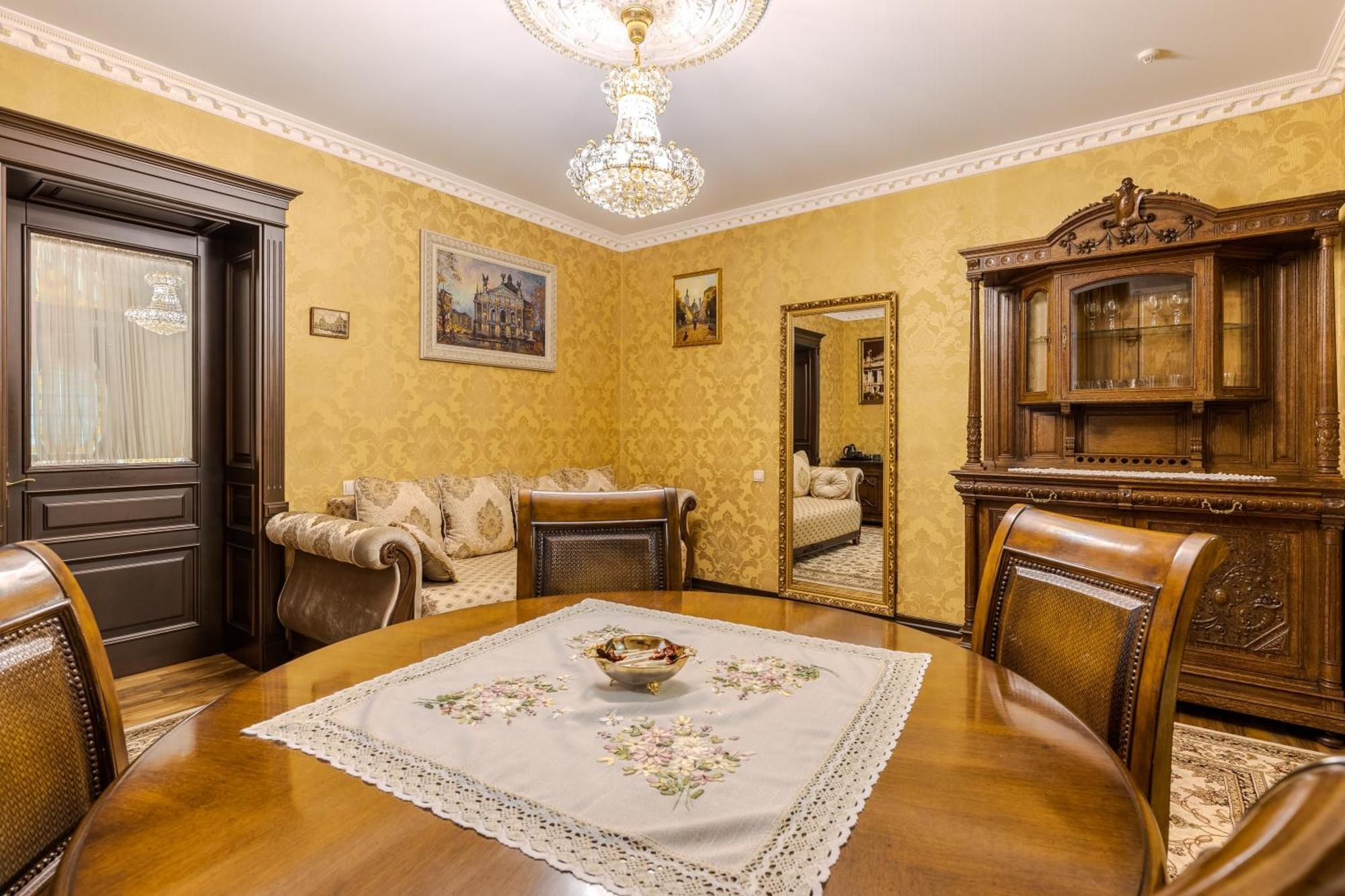 Luxury Boutique Andreevskiy Lviv Kültér fotó