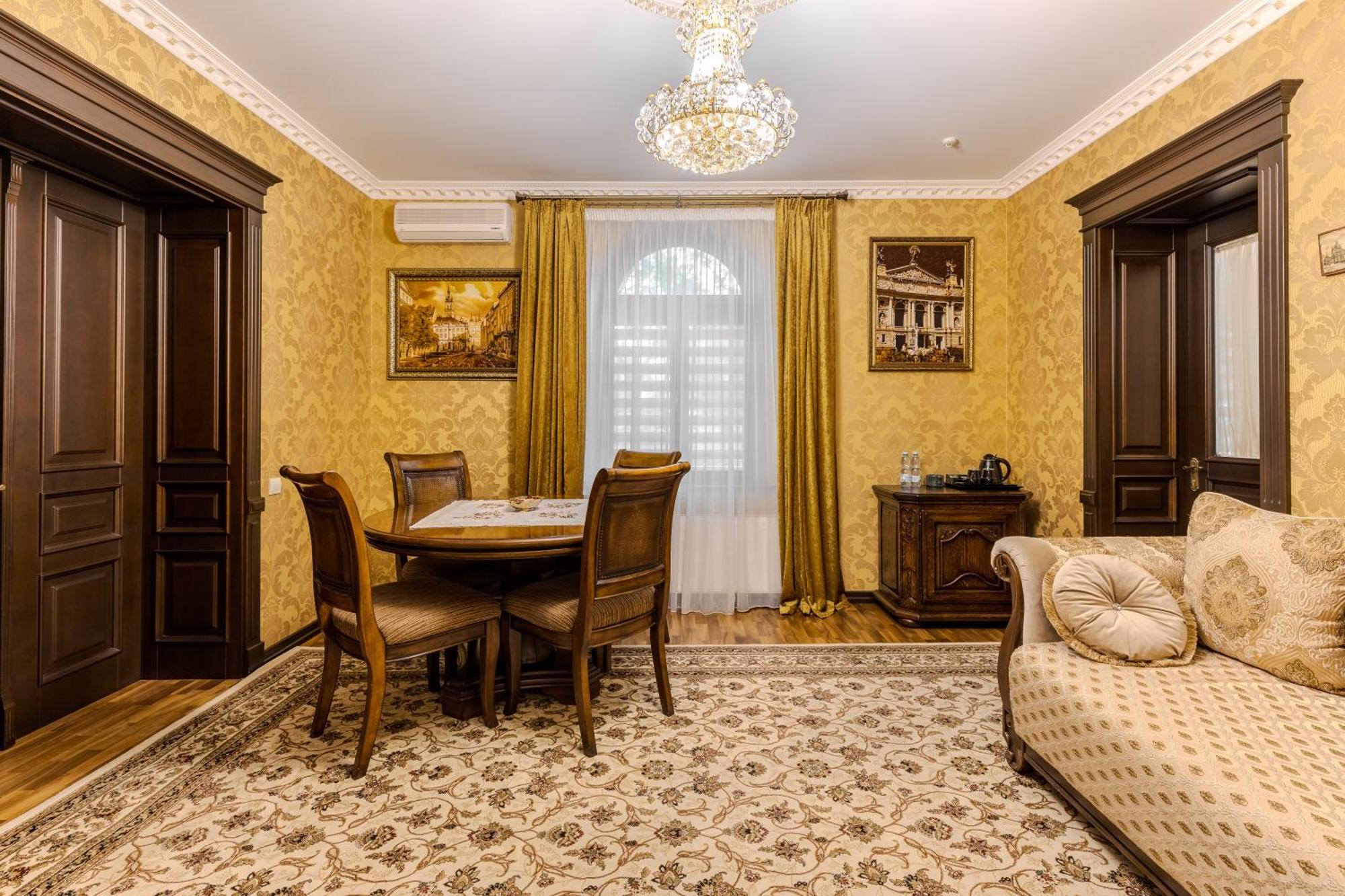Luxury Boutique Andreevskiy Lviv Kültér fotó